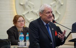 Wyóżnienie J. Papiewski